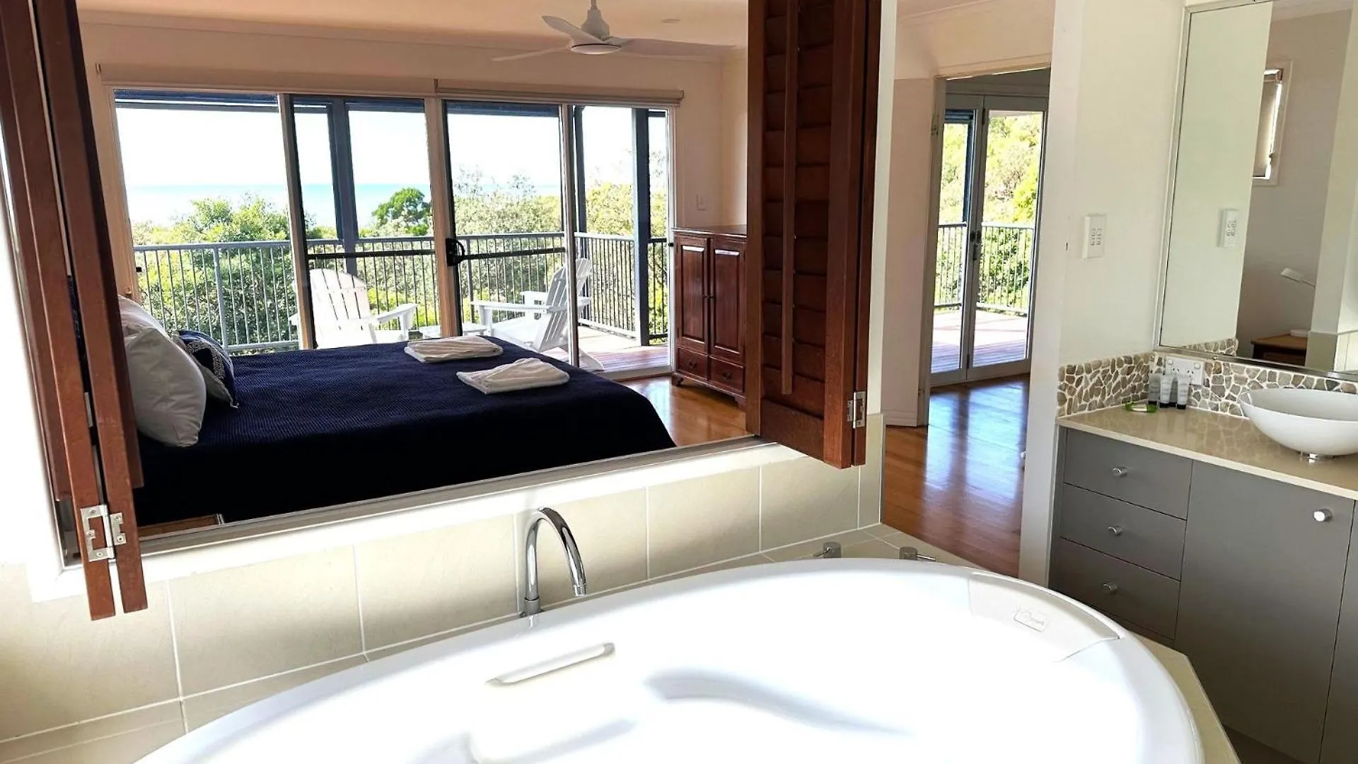 57 Cooloola Drive Villa Rainbow Beach 0*,